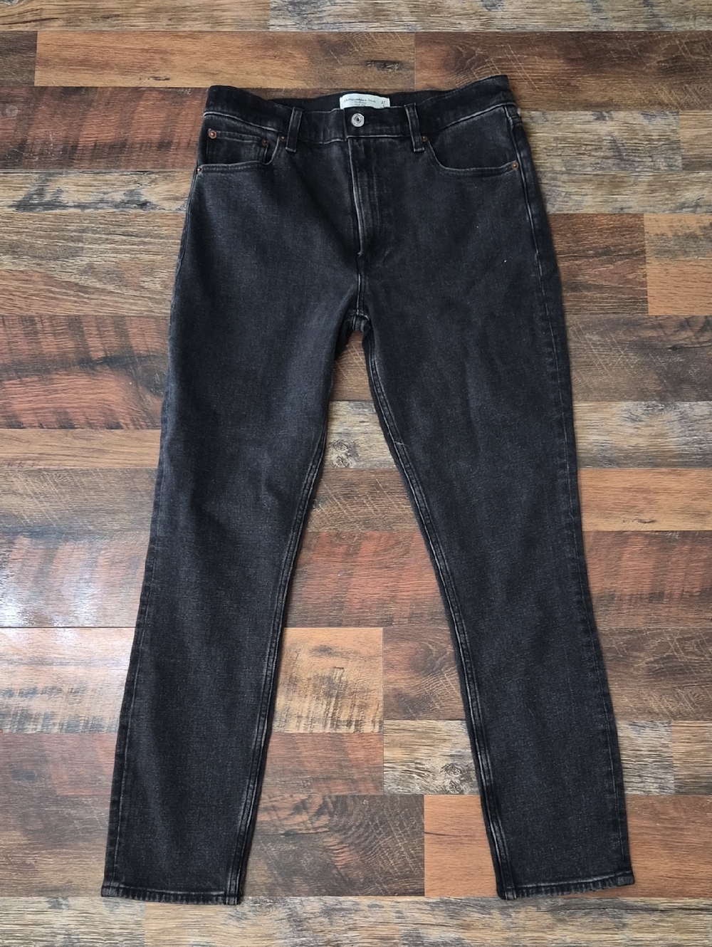Abercrombie & Fitch Women's Skinny Jeans in Washed Black